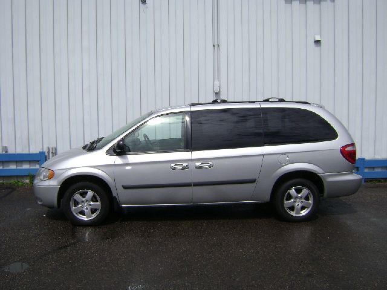 Used 2006 Dodge Grand Caravan Stow n Go for sale in Leamington, ON