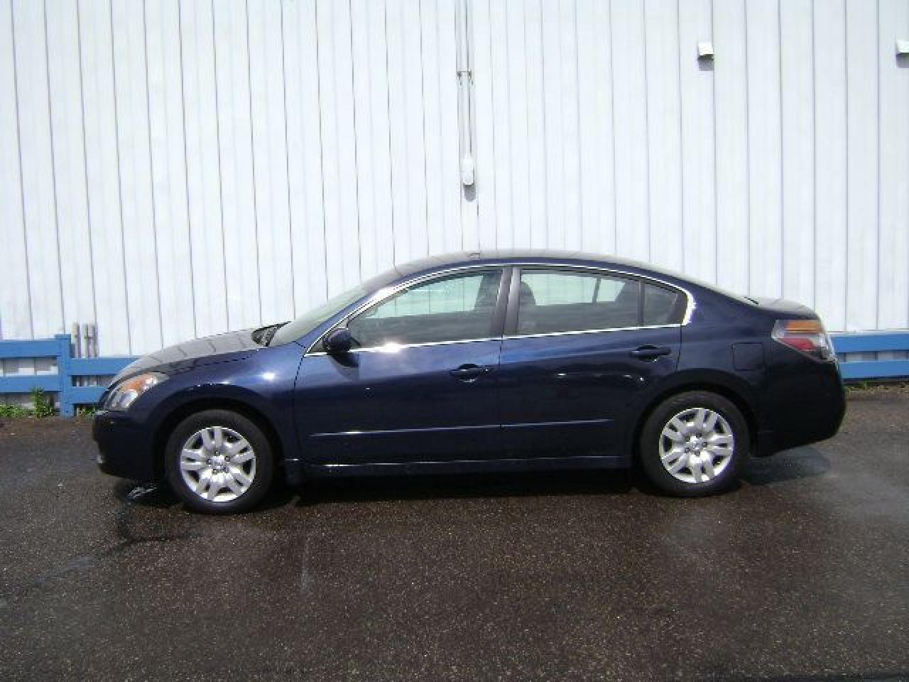 Used 2009 Nissan Altima 2.5 S for sale in Leamington, ON