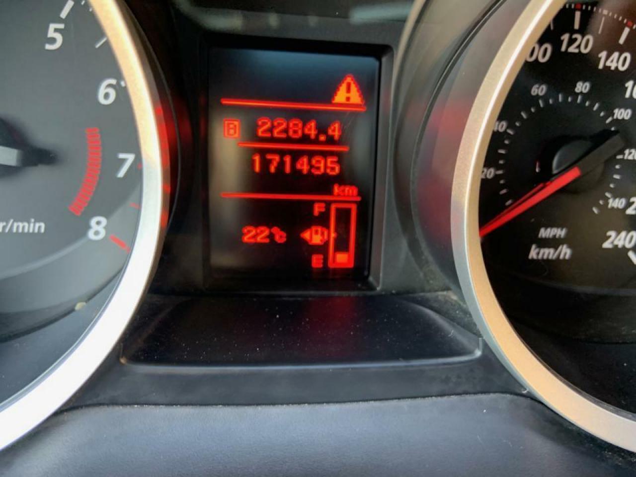 696806