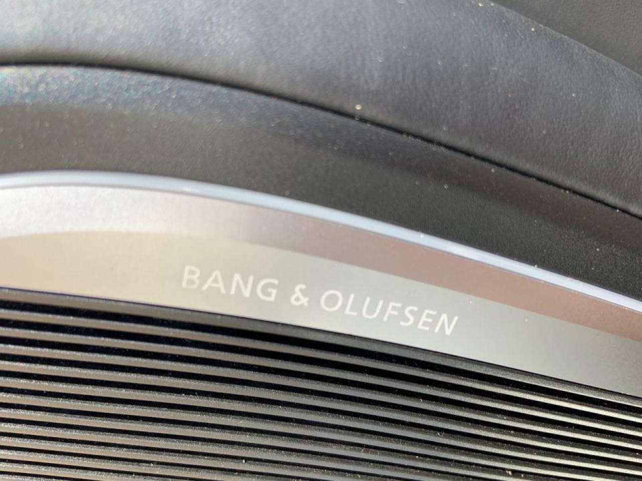 696827