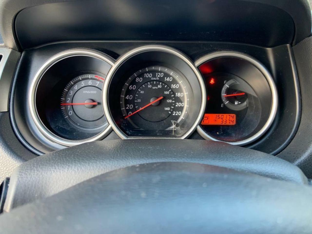 696833