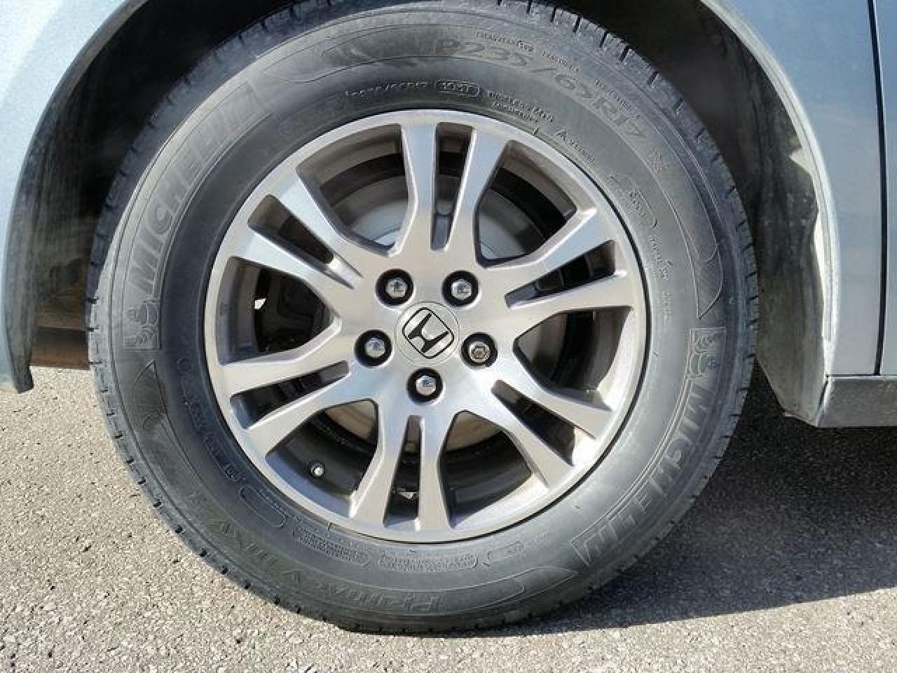 696947