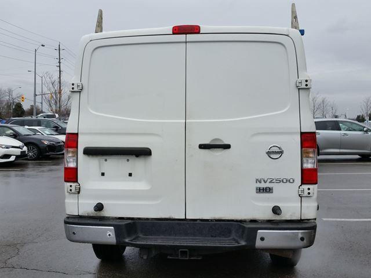 697076
