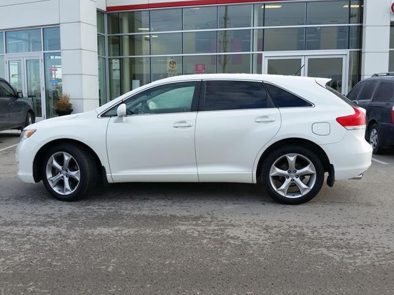 Used 2011 Toyota Venza FWD V6 - TOYOTA CERTIFIED - OFF-LEASE - ACCIDENT-FREE - CLICK FOR MORE DETAILS! for sale in Scarborough, ON
