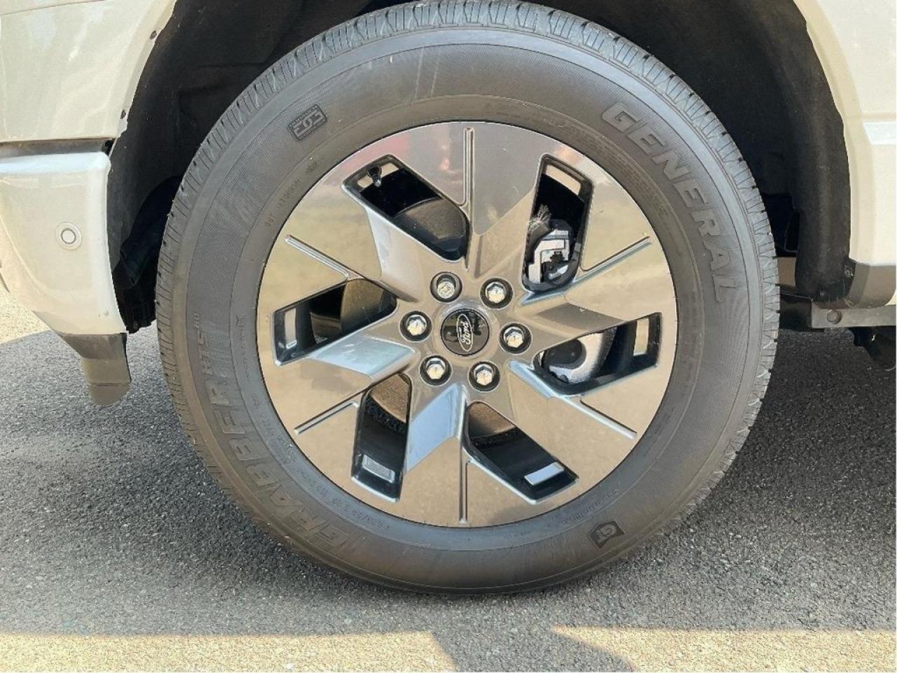 697860