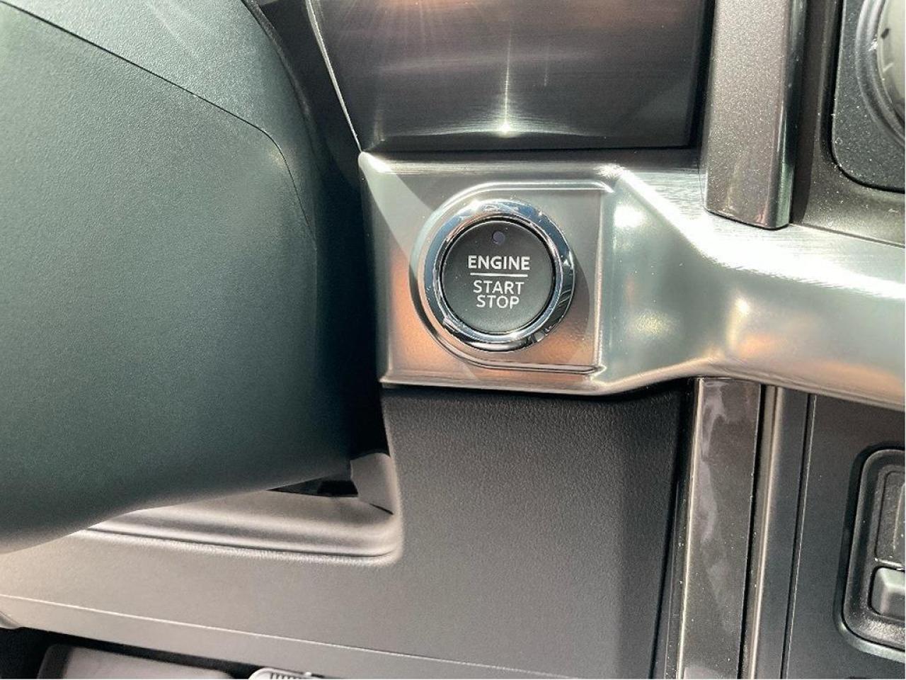 697881