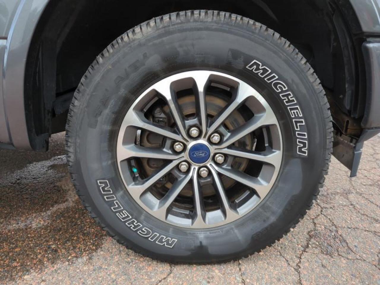 698175