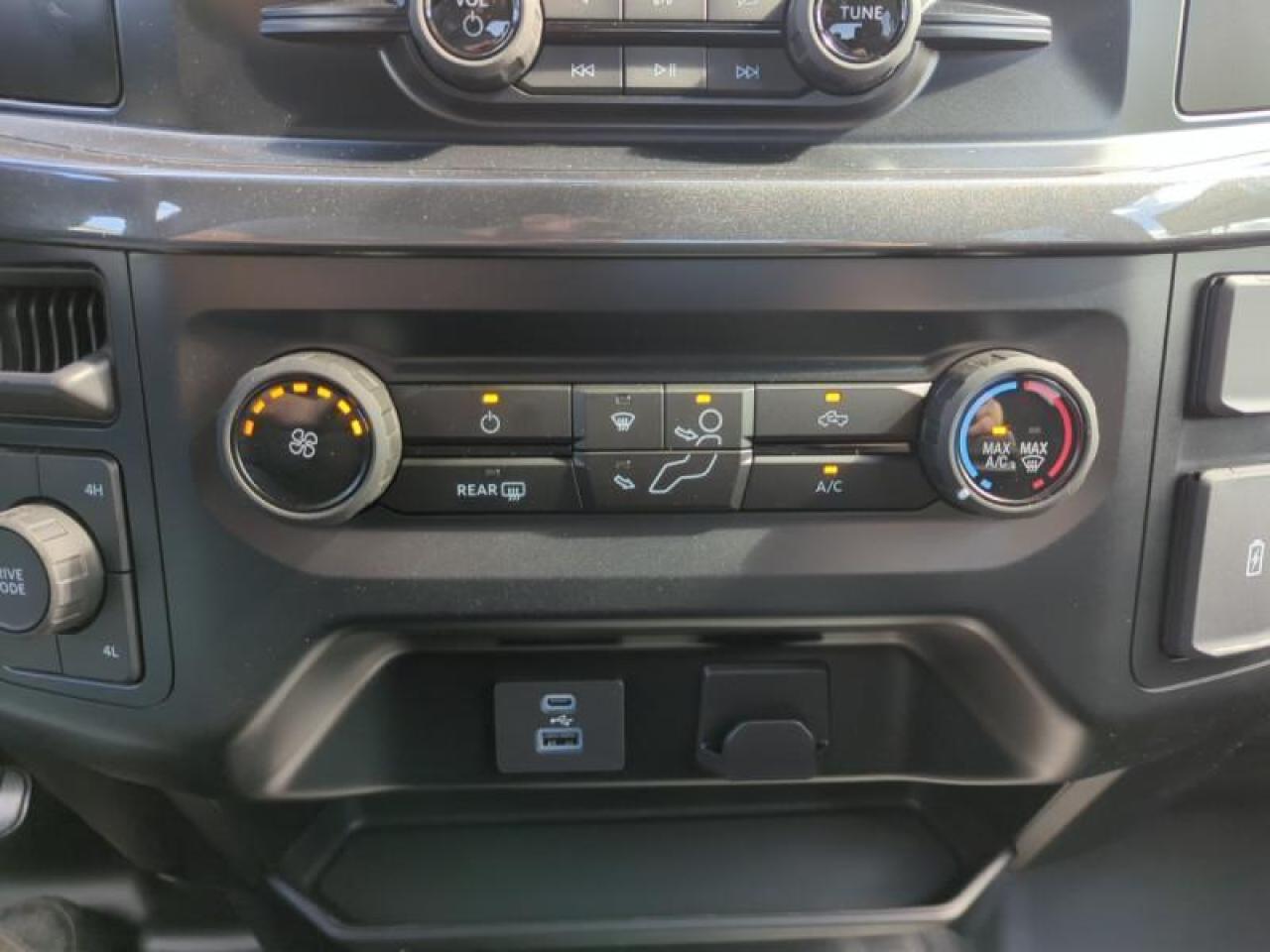 698238