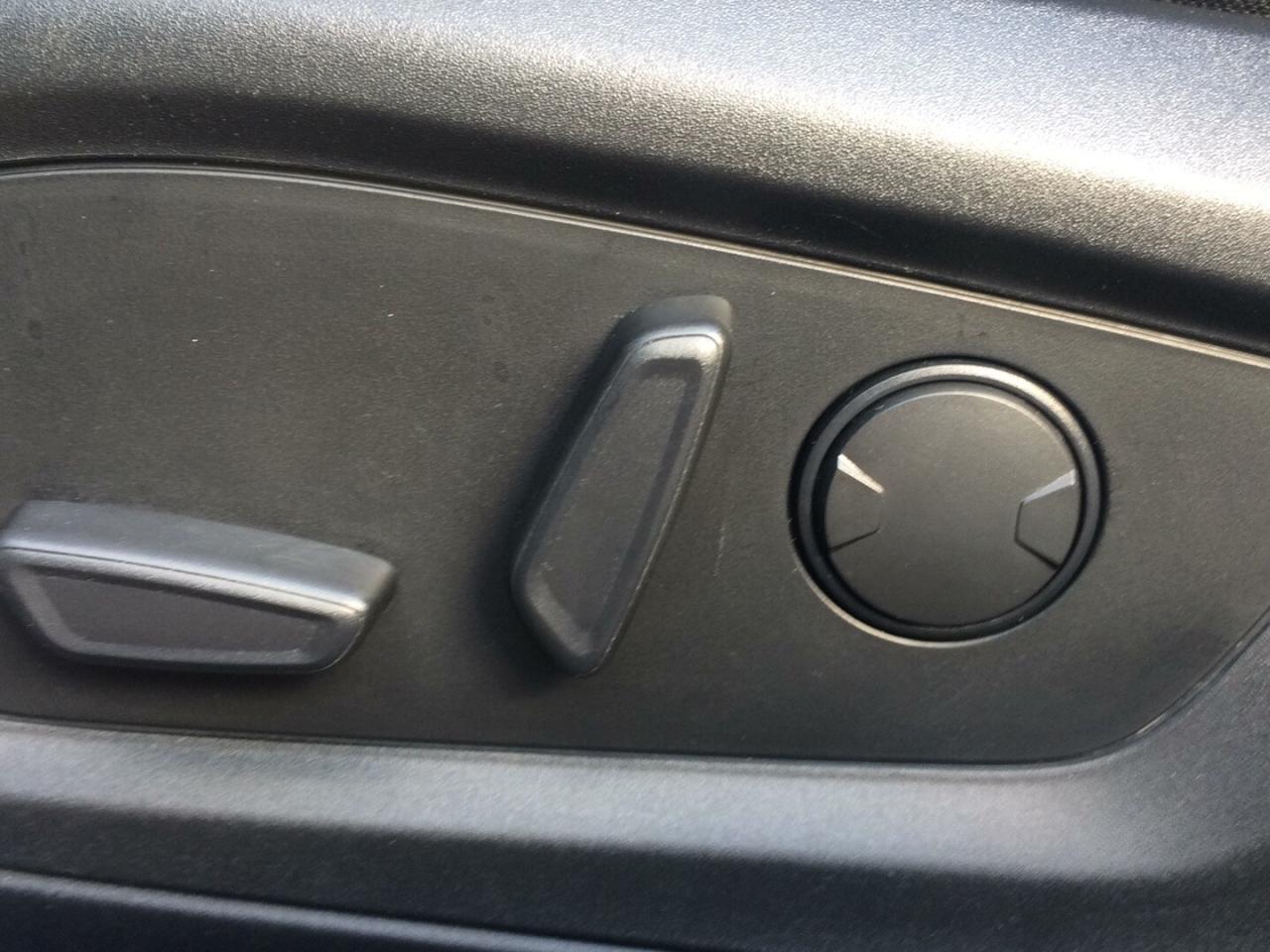 698247.12183783