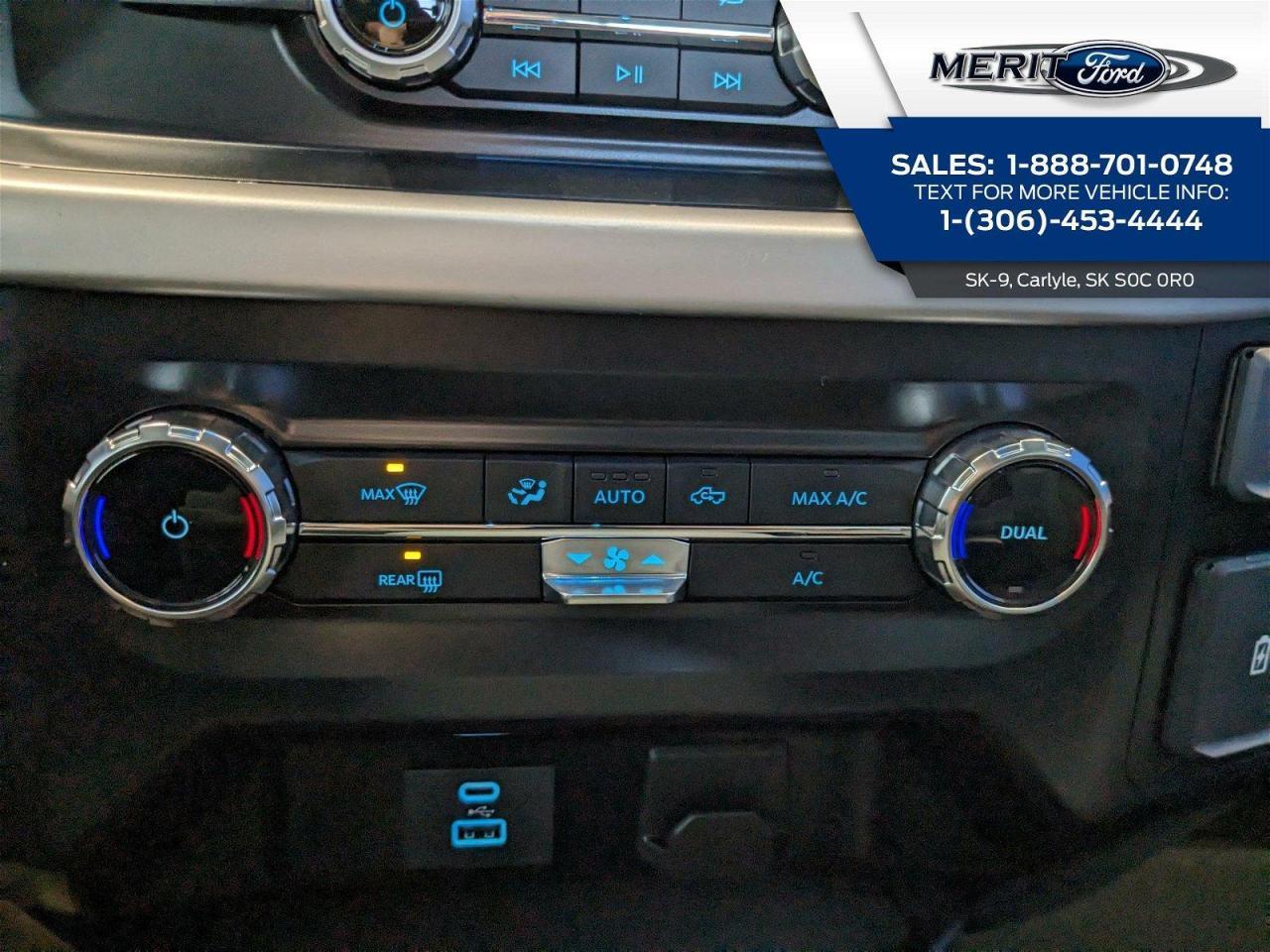 698992