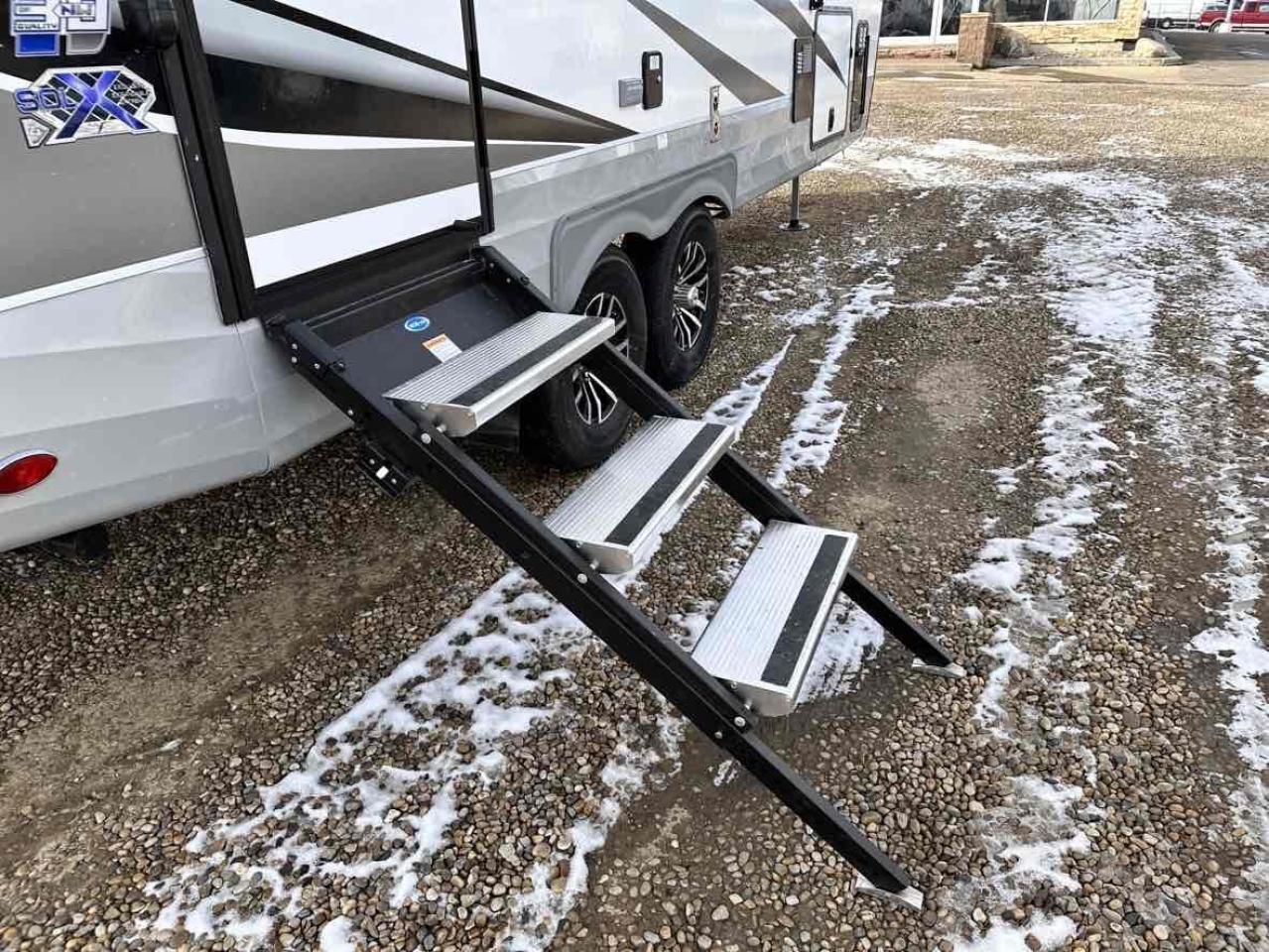 699251