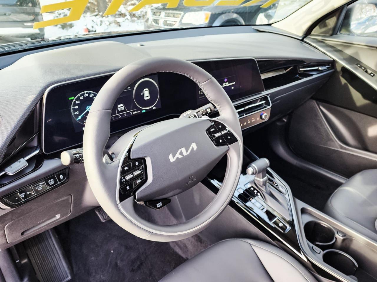 2025 Kia Niro  - Photo #8