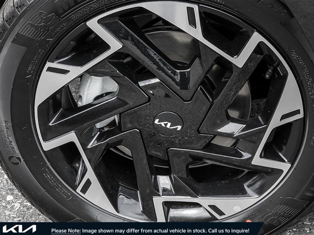 2025 Kia Sportage Plug-In Hybrid - Photo #6