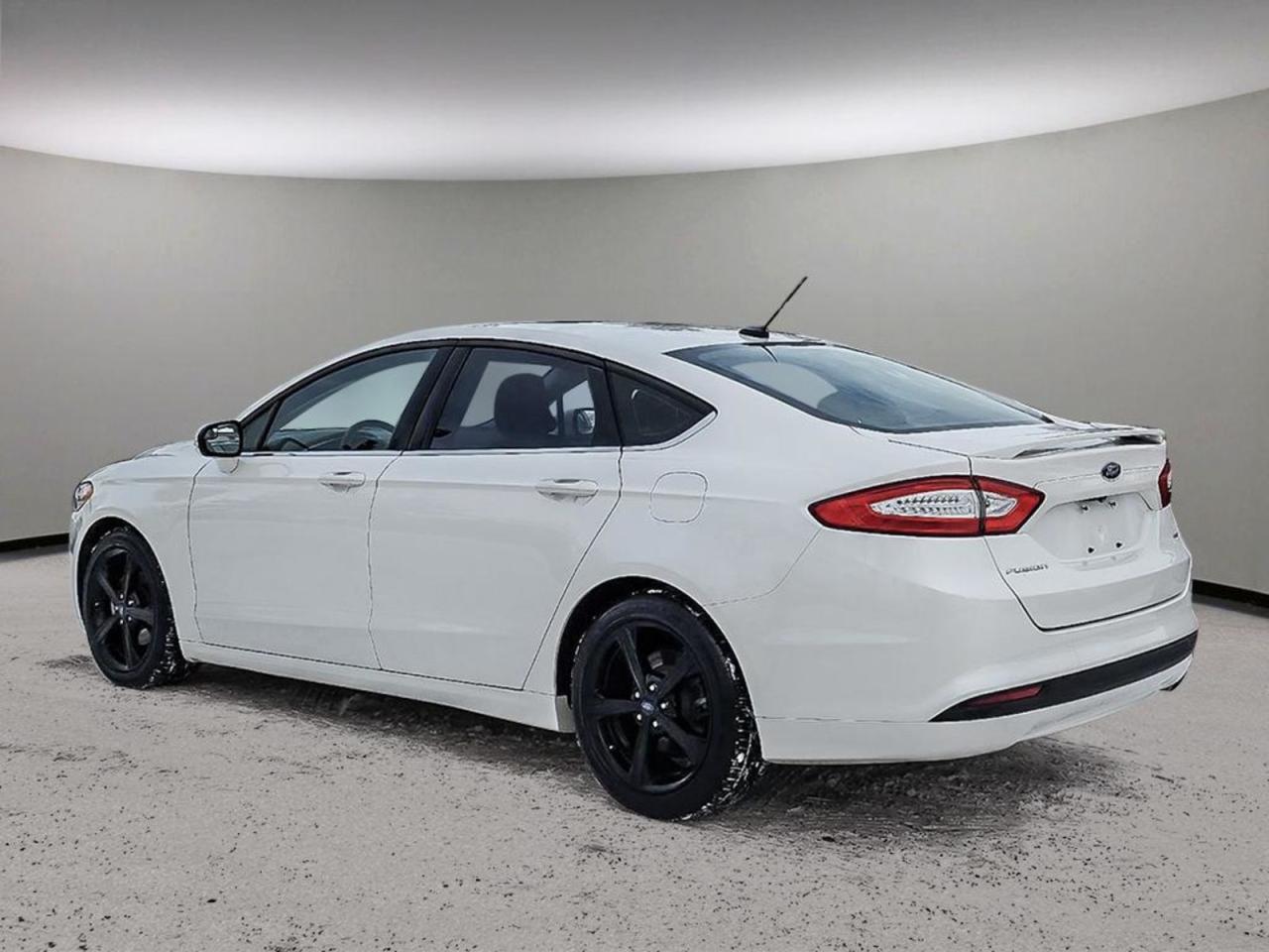 2016 Ford Fusion  - Photo #4