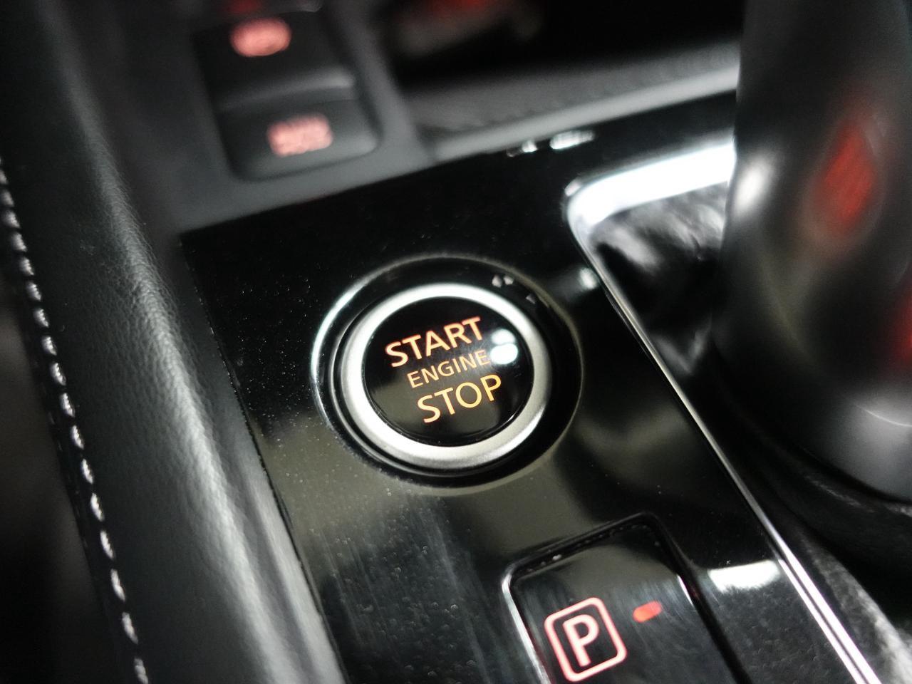 708883