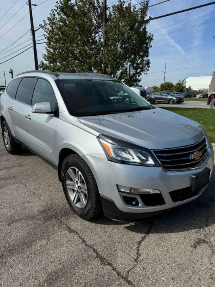 2017 Chevrolet Traverse LT  - Photo #3