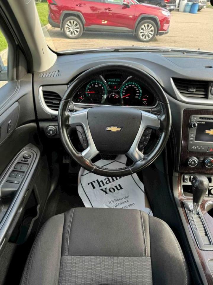 2017 Chevrolet Traverse LT  - Photo #13