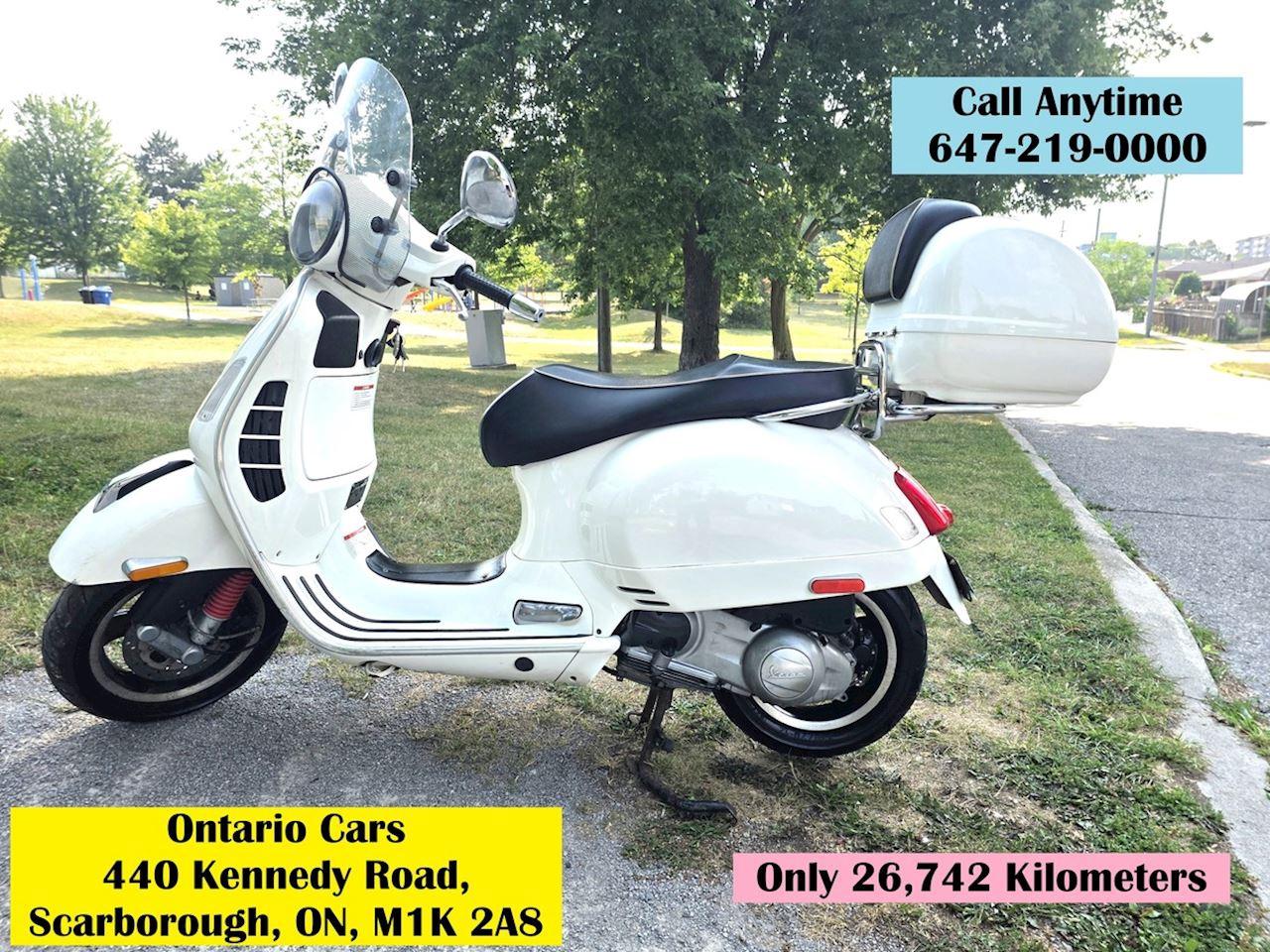 Used 2010 Vespa Piaggio Vespa GTS 300 Super  for sale in Toronto, ON