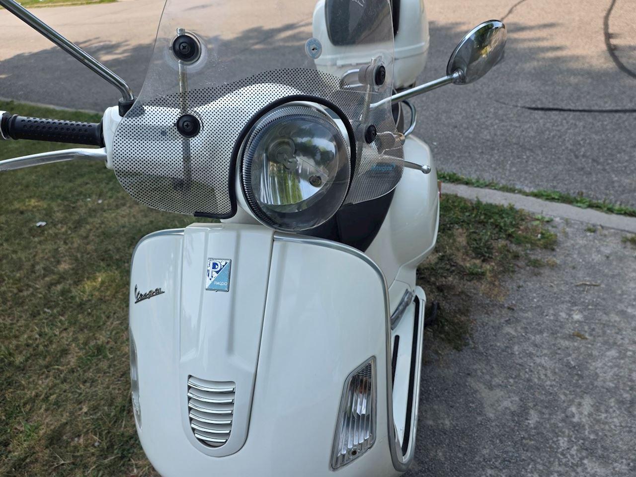 2010 Vespa Piaggio Vespa GTS 300 Super  - Photo #11