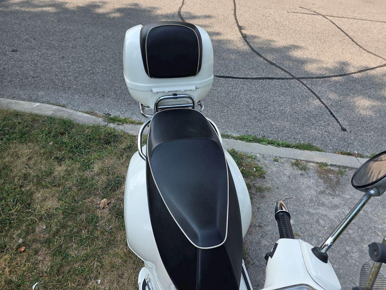 2010 Vespa Piaggio Vespa GTS 300 Super  - Photo #13