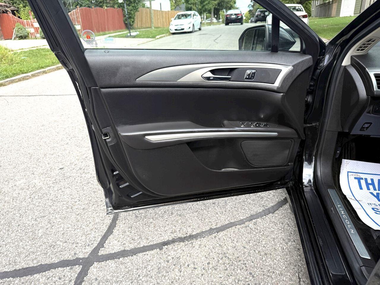 2014 Lincoln MKZ Hybrid - Photo #11