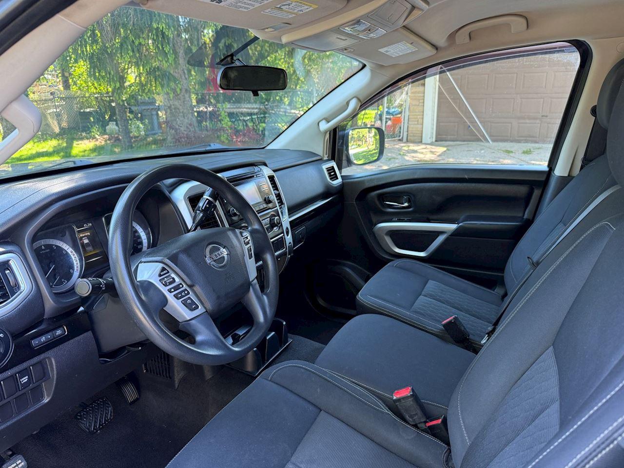 2018 Nissan Titan S/SV/PRO-4X/Platinum/SV Midnight Edition/SL Midnight Edition - Photo #11