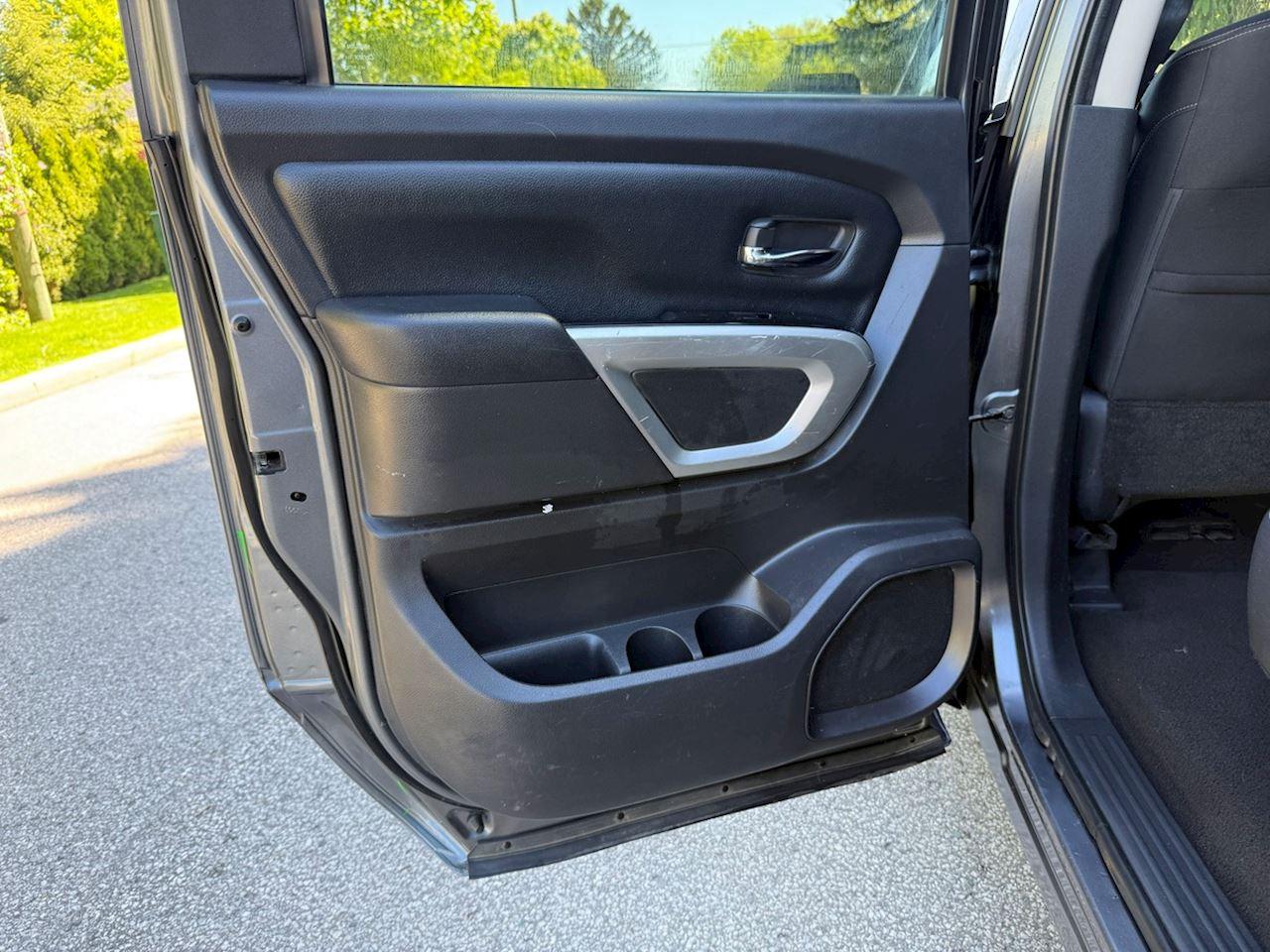 2018 Nissan Titan S/SV/PRO-4X/Platinum/SV Midnight Edition/SL Midnight Edition - Photo #13
