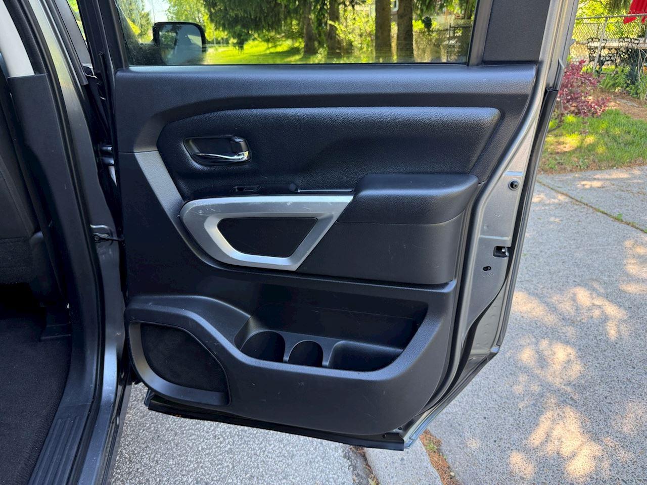 2018 Nissan Titan S/SV/PRO-4X/Platinum/SV Midnight Edition/SL Midnight Edition - Photo #15