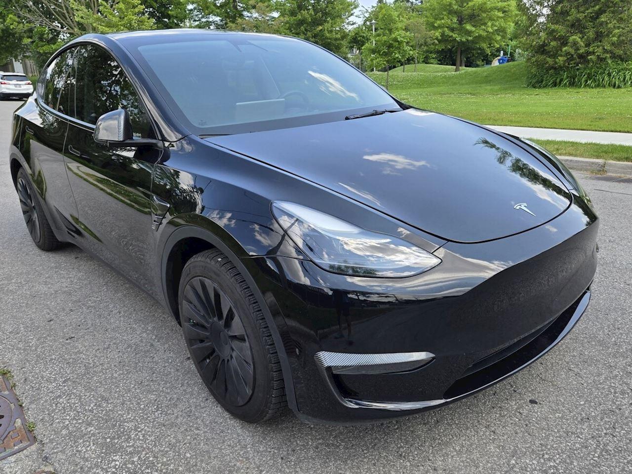 2023 Tesla Model Y  - Photo #3