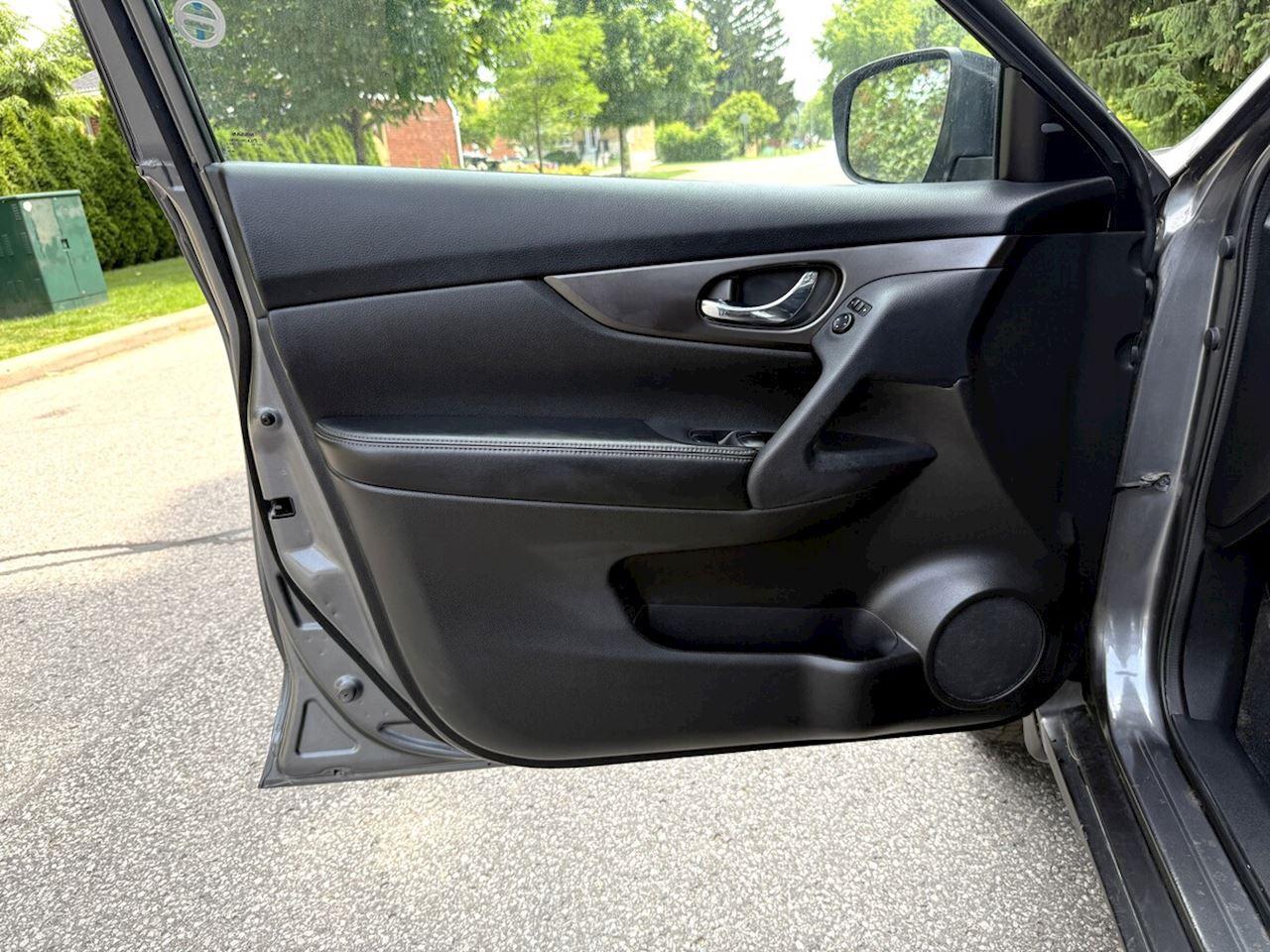 2014 Nissan Rogue S/SV/SL - Photo #9