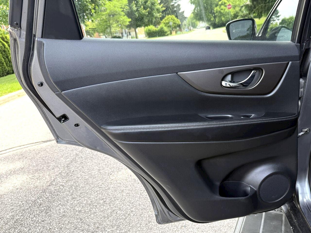 2014 Nissan Rogue S/SV/SL - Photo #12