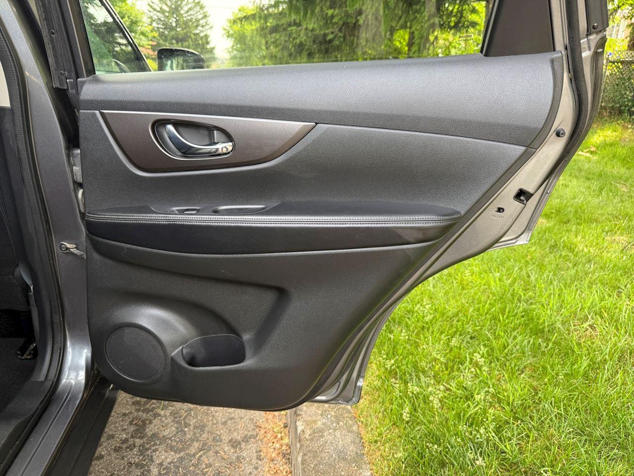 2014 Nissan Rogue S/SV/SL - Photo #14