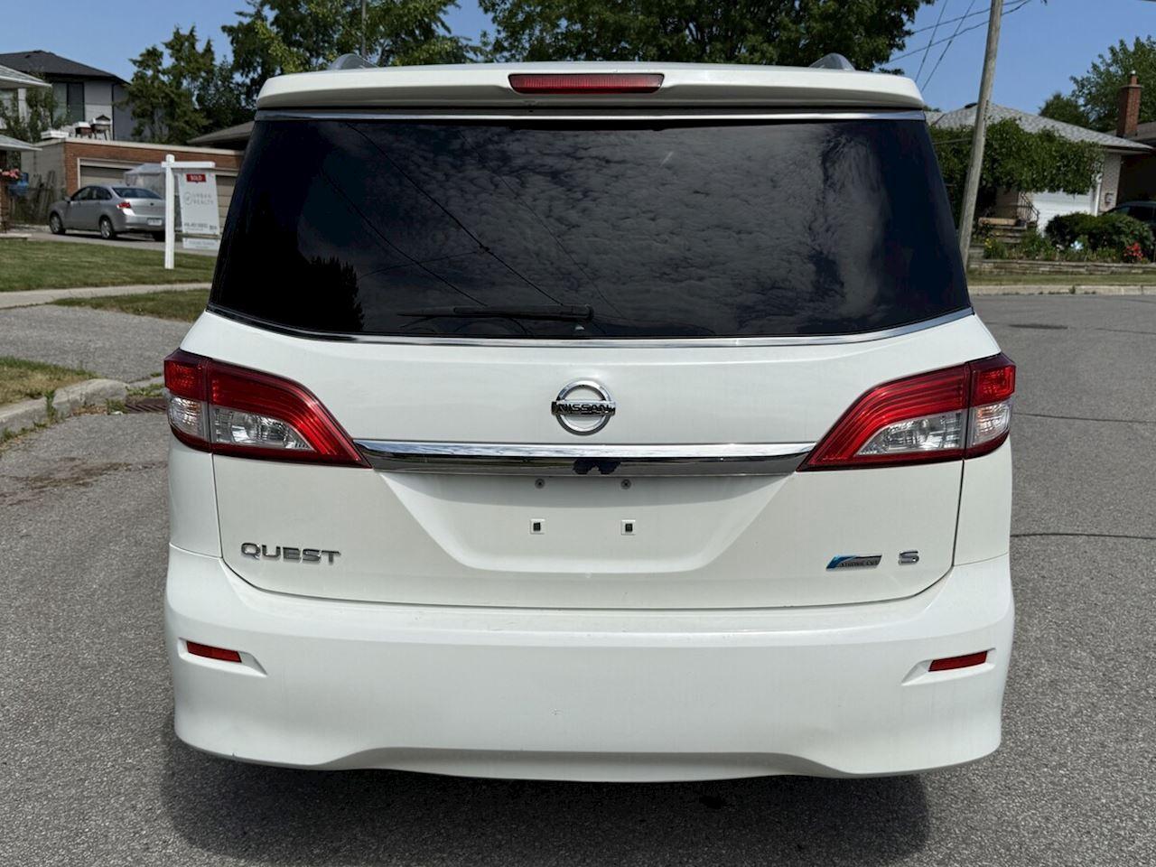 2011 Nissan Quest S - Photo #6