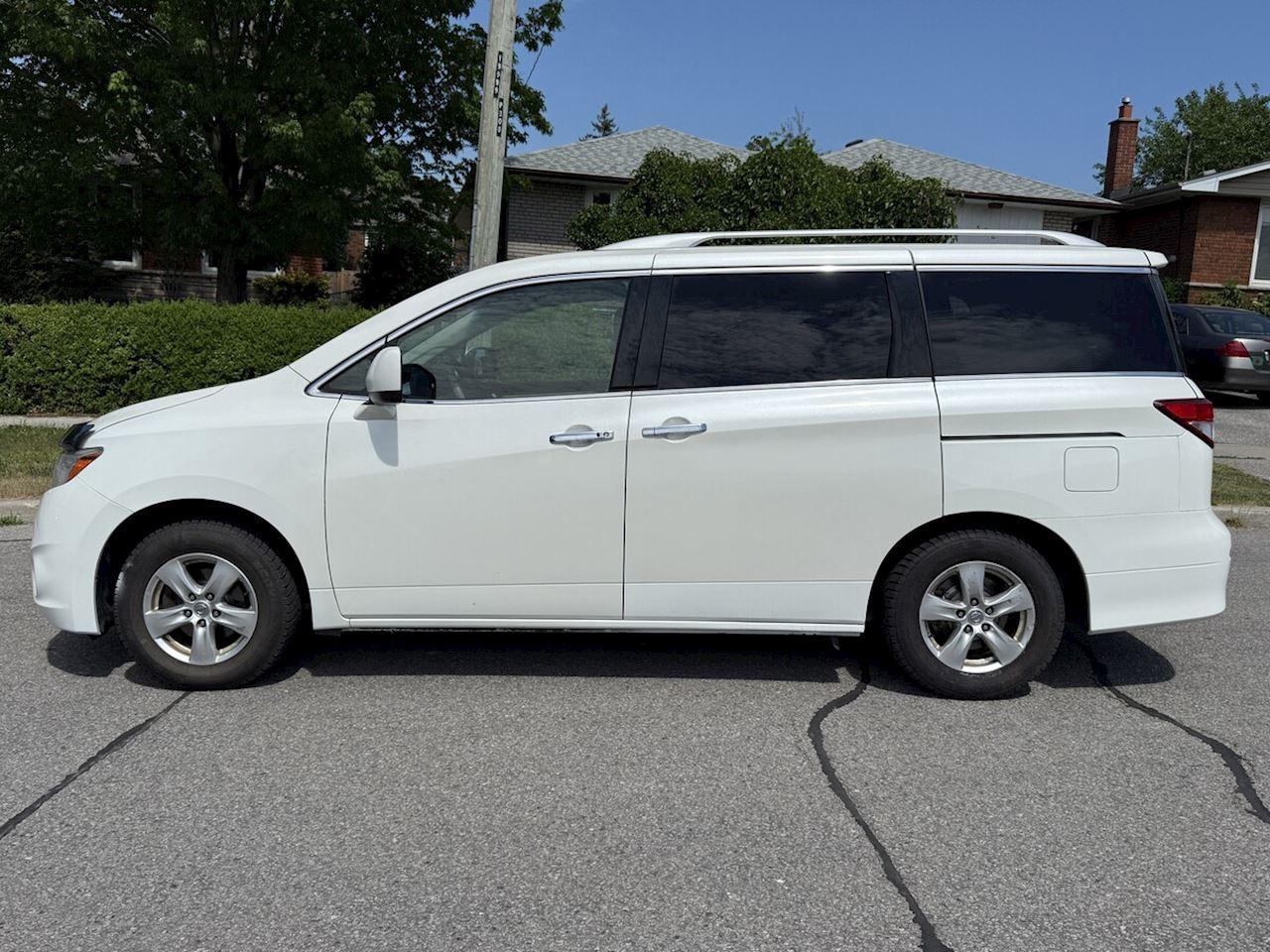 2011 Nissan Quest S - Photo #8