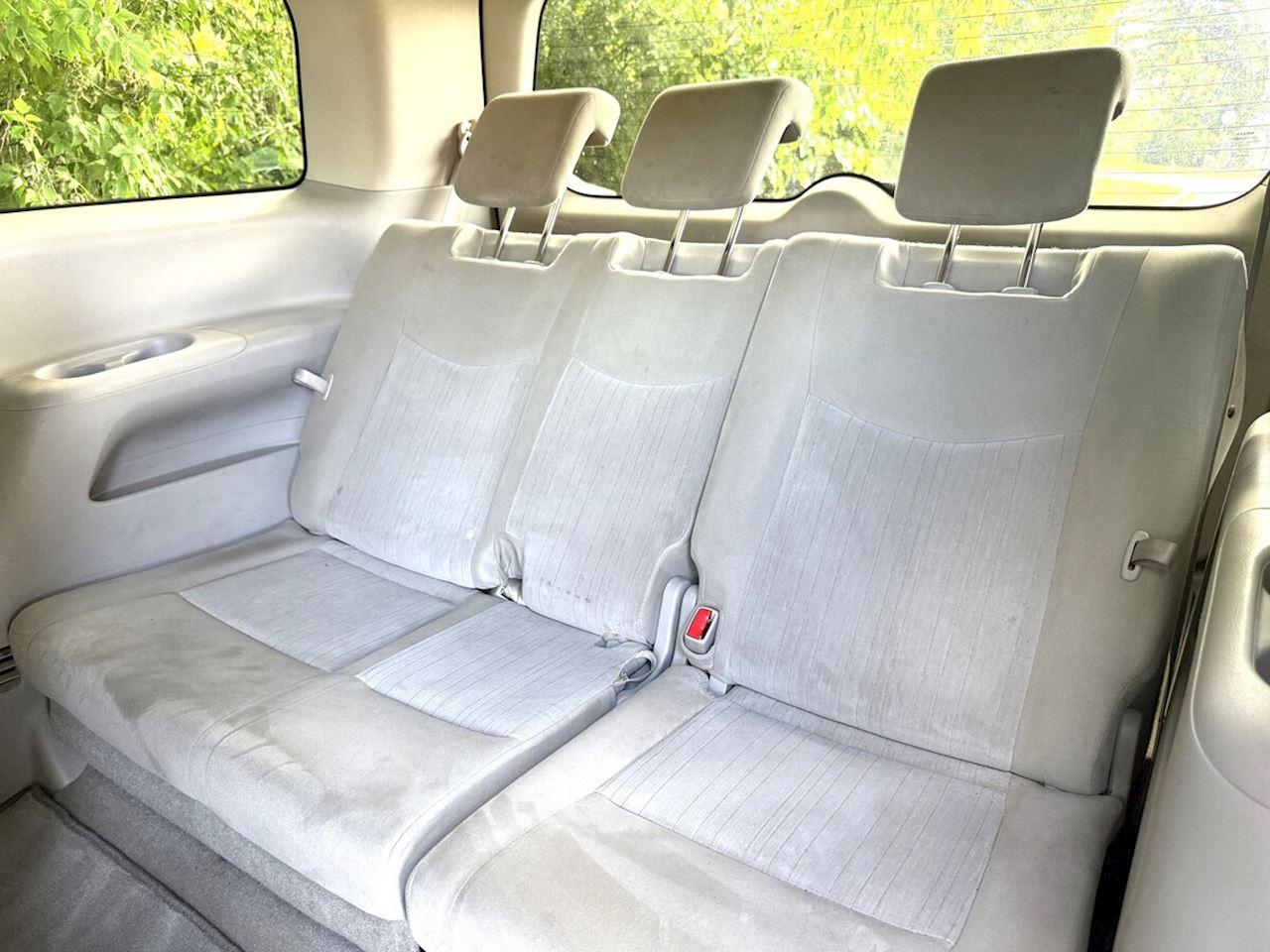 2011 Nissan Quest S - Photo #13