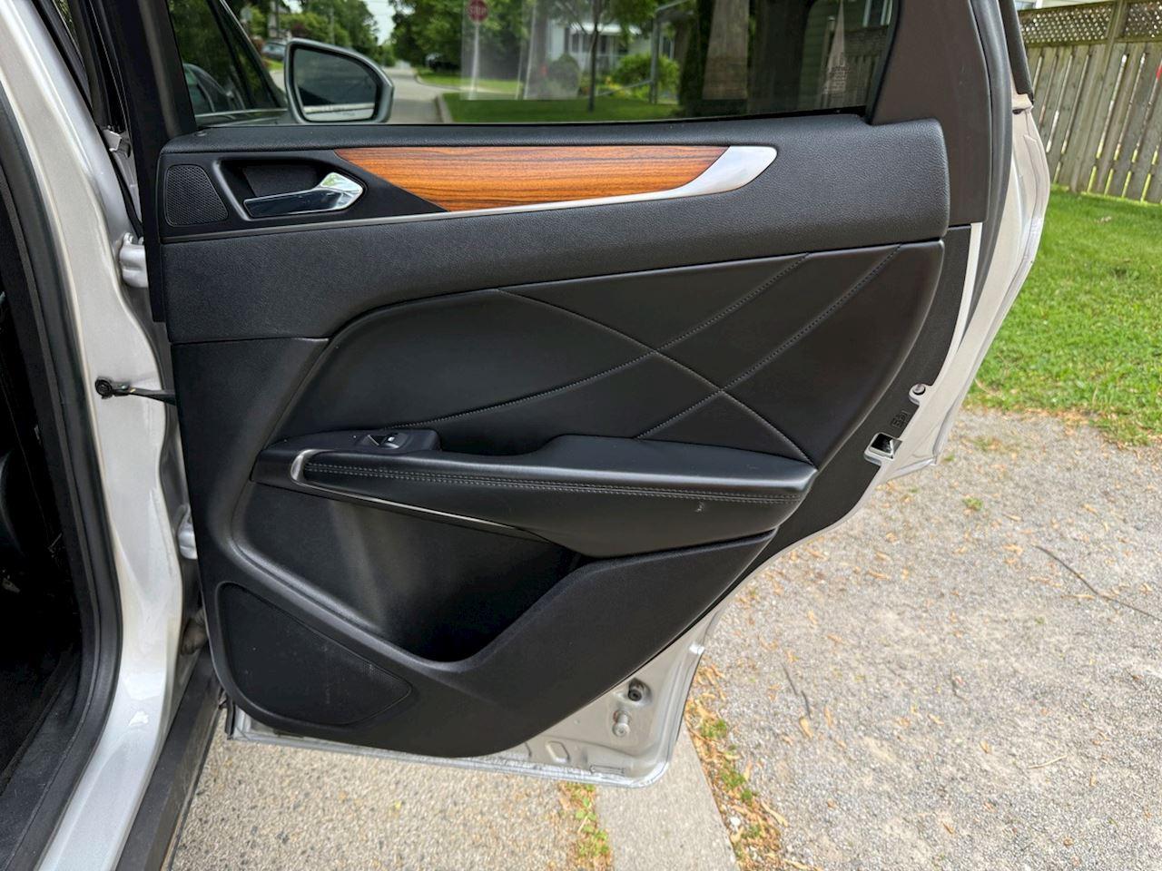 2015 Lincoln MKC  - Photo #14