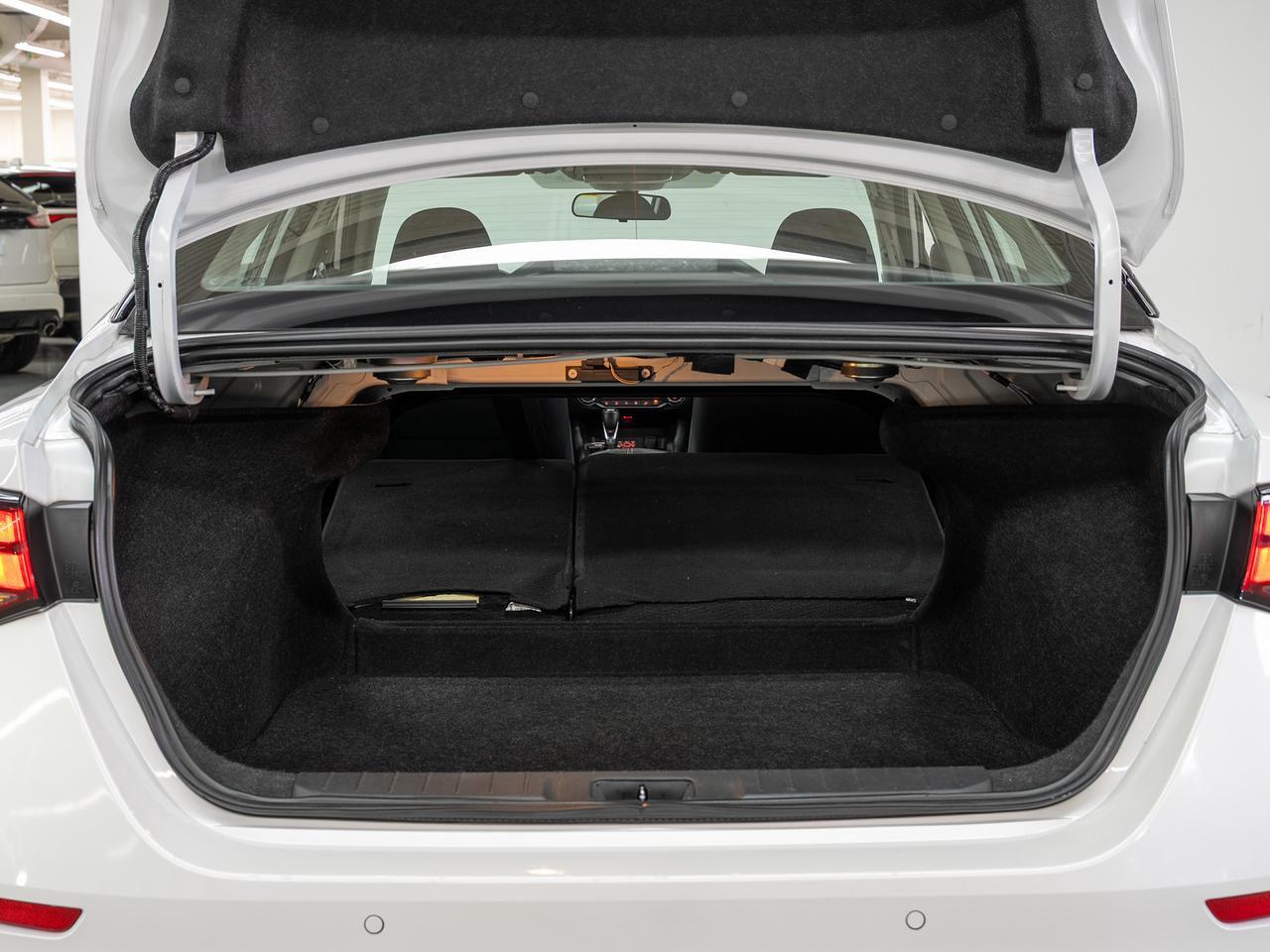 714858