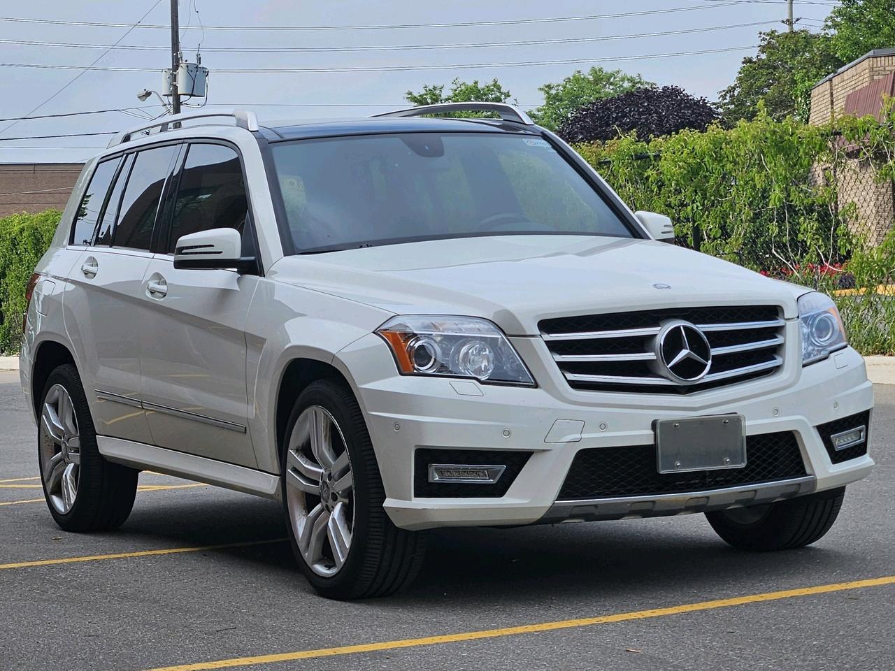AWD, LEATHER, PANORAMIC SUNROOF, POWER SEAT, HEATED SEAT AND MORE OPTIONS.    Auto Island Inc., North York  2555 Steeles Ave. West    www.autoislandinc.com     4.7 Google Rating and over 150 vehicles in stock, with more arriving daily! We take pride in offering top-quality vehicles and exceptional service. Our full-service mechanical shop is ready for all your maintenance needs, and every vehicle is professionally detailed and inspected – buy with confidence!    Payments as low as $0 down, up to 84 months, OAC. Good credit, bad credit, new credit? No problem – everyone’s approved! Easy online credit application available . Rates starting at 6.95% OAC – please call for details.    Please note: All prices are plus applicable taxes (HST) and licensing. No hidden surprises—just great vehicles and transparent deals. Certification is available for an additional $899. Without certification, as per OMVIC regulations, the vehicle is not drivable, not E-tested, and not certified.    Proudly serving the GTA and beyond: Peel, Halton, Brampton, Toronto, Burlington, Milton, Mississauga, Hamilton, Cambridge, London, Kitchener, Guelph, Orangeville, Newmarket, Barrie, Markham, Bolton, Caledon, Vaughan, Woodbridge, Etobicoke, Oakville, and more.    We carry all makes and models, including Mercedes, BMW, Audi, Jaguar, VW, Maserati, Porsche, Land Rover, Range Rover, Chrysler, Jeep, Honda, Toyota, Lexus, Infiniti, Acura, and more.