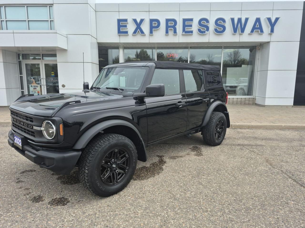 <p class=MsoNormal style=margin: 0cm 0cm 8pt; line-height: 13.8pt; font-size: 12pt; font-family: Aptos, sans-serif;><strong><span style=font-family: Calibri, sans-serif;>Carfax history report available with every vehicle!</span></strong></p><p>&nbsp;</p><p class=MsoNormal style=margin: 0cm 0cm 8pt; line-height: 13.8pt; font-size: 12pt; font-family: Aptos, sans-serif;><em><span style=font-family: Calibri, sans-serif;>The Vehicles History is no mystery!</span></em></p><p>&nbsp;</p><p class=MsoNormal style=margin: 0cm 0cm 8pt; line-height: 13.8pt; font-size: 12pt; font-family: Aptos, sans-serif;><strong><span style=font-family: Calibri, sans-serif;>2 locations to better serve YOU! &ndash; Stratford and New Hamburg<br>New or Pre-Owned vehicles are shared between both locations &ndash; please contact Sales to confirm.</span></strong></p><p>&nbsp;</p><p class=MsoNormal style=margin: 0cm 0cm 8pt; line-height: 13.8pt; font-size: 12pt; font-family: Aptos, sans-serif;><span style=font-family: Calibri, sans-serif;>That&rsquo;s something that can be said for every used vehicle purchased at&nbsp;<strong>Expressway</strong>.</span></p><p>&nbsp;</p><p class=MsoNormal style=margin: 0cm 0cm 8pt; line-height: 13.8pt; font-size: 12pt; font-family: Aptos, sans-serif;><span style=font-family: Calibri, sans-serif;>Purchasing a used vehicle from&nbsp;<strong>Expressway&nbsp;</strong>is a decision that you will be able to make with confidence knowing that you&rsquo;re getting the most that a vehicle and dealership can offer to you.</span></p><p>&nbsp;</p><p class=MsoNormal style=margin: 0cm 0cm 8pt; line-height: 13.8pt; font-size: 12pt; font-family: Aptos, sans-serif;><span style=font-family: Calibri, sans-serif;>Used Vehicle Warranty Coverage &ndash; Expressway Motors Limited<br><br>All Expressway Certified Vehicles include the following coverage, subject to terms and conditions:</span></p><p><br><br></p><ul style=margin-bottom: 0cm; margin-top: 0cm; type=square><li class=MsoNormal style=margin: 0cm 0cm 12pt; line-height: 13.8pt; font-size: 12pt; font-family: Aptos, sans-serif;><span style=font-family: Calibri, sans-serif;>Remaining Factory Warranty:</span></li></ul><p><br><br><br></p><ul style=margin-bottom: 0cm; margin-top: 0cm; type=square><li class=MsoNormal style=margin: 0cm 0cm 8pt; line-height: 13.8pt; font-size: 12pt; font-family: Aptos, sans-serif;><span style=font-family: Calibri, sans-serif;>If the vehicle is still within the manufacture&rsquo;s original warranty period, that coverage is fully transferable and can be used at any authorized Ford dealership in Canada or the United States.</span></li></ul><p><br><br><br></p><ul style=margin-bottom: 0cm; margin-top: 0cm; type=square><li class=MsoNormal style=margin: 0cm 0cm 8pt; line-height: 13.8pt; font-size: 12pt; font-family: Aptos, sans-serif;><span style=font-family: Calibri, sans-serif;>30-Day / 500km MTO Safety Warranty: From the date of delivery, Expressway Motors Ltd offers coverage on all safety-related component failures for 30 days or 500km (whichever comes first). This includes a $0 deductible when repairs are completed at Expressway Motors Ltd. (New Hamburg or Stratford)</span></li></ul><p><br><br><br></p><ul style=margin-bottom: 0cm; margin-top: 0cm; type=square><li class=MsoNormal style=margin: 0cm 0cm 8pt; line-height: 13.8pt; font-size: 12pt; font-family: Aptos, sans-serif;><span style=font-family: Calibri, sans-serif;>6-Mon / 6,000km Powertrain PLUS Warranty: This coverage includes major components such as engine, transmission, driveline, steering and suspension. It excludes minor fluid leaks (drips and seepage). A $200 deductible applies per claim. This warranty is exclusive to Expressway Motors Ltd and all covered repairs must be completed at our New Hamburg or Stratford locations.</span></li></ul><p><br><br><br></p><ul style=margin-bottom: 0cm; margin-top: 0cm; type=square><li class=MsoNormal style=margin: 0cm 0cm 8pt; line-height: 13.8pt; font-size: 12pt; font-family: Aptos, sans-serif;><span style=font-family: Calibri, sans-serif;>*Terms are subject to change. See your Sales Consultant for details.</span></li></ul><p><br><br></p><p class=MsoNormal style=margin: 0cm 0cm 13.5pt; line-height: normal; font-size: 12pt; font-family: Aptos, sans-serif;><strong><span style=font-family: Calibri, sans-serif;>Warranty:</span></strong><span style=font-family: Calibri, sans-serif;>&nbsp;We offer best in class Extended Protection options with flexible terms that can be tailored to your needs at a price that you can afford.</span></p><p>&nbsp;</p><p class=MsoNormal style=margin: 0cm 0cm 8pt; line-height: 13.8pt; font-size: 12pt; font-family: Aptos, sans-serif;><strong><span style=font-family: Calibri, sans-serif;>Finance:</span></strong><span style=font-family: Calibri, sans-serif;>&nbsp;At Expressway we have some of the best Finance Managers in the business that work with all the Major banks and Core Lenders. The Relationships we have built will help guarantee that you get the lowest rate possible</span></p><p>&nbsp;</p><p class=MsoNormal style=margin: 0cm 0cm 8pt; line-height: 13.8pt; font-size: 12pt; font-family: Aptos, sans-serif;><span style=font-family: Calibri, sans-serif;>Check out our great selection of vehicles at Expressway in New Hamburg and Stratford Locations!</span></p><p>&nbsp;</p><p class=MsoNormal style=margin: 0cm 0cm 8pt; line-height: 13.8pt; font-size: 12pt; font-family: Aptos, sans-serif;><strong><span style=font-family: Calibri, sans-serif;>Call Expressway for your quote today!</span></strong></p><p>&nbsp;</p><p class=MsoNormal style=margin: 0cm 0cm 8pt; line-height: 13.8pt; font-size: 12pt; font-family: Aptos, sans-serif;><strong><span style=font-family: Calibri, sans-serif;>New Hamburg:</span></strong><span style=font-family: Calibri, sans-serif;>&nbsp;<a href=tel:+15196623900><span style=color: #0563c1;>519*662*3900</span></a></span></p><p>&nbsp;</p><p class=MsoNormal style=margin: 0cm 0cm 8pt; line-height: 13.8pt; font-size: 12pt; font-family: Aptos, sans-serif;><strong><span style=font-family: Calibri, sans-serif;>Stratford</span></strong><span style=font-family: Calibri, sans-serif;>:&nbsp;<a href=tel:+15192713900><span style=color: #0563c1;>519*271*3900</span></a></span></p><p>&nbsp;</p><p class=MsoNormal style=margin: 0cm 0cm 8pt; line-height: 13.8pt; font-size: 12pt; font-family: Aptos, sans-serif;><span style=font-family: Calibri, sans-serif;>or visit us online at:&nbsp;<a href=https://www.expresswayford.com/><span style=color: #0563c1;>www.expresswayford.com</span></a></span></p><p>&nbsp;</p><p class=MsoNormal style=margin: 0cm 0cm 8pt; line-height: 13.8pt; font-size: 12pt; font-family: Aptos, sans-serif;><strong><span style=font-family: Calibri, sans-serif;>**ALL REPAIRS MUST BE DONE BY EXPRESSWAY MOTORS LTD, STRATFORD OR NEW HAMBURG LOCATIONS**</span></strong></p><p>&nbsp;</p><p class=MsoNormal style=margin: 0cm 0cm 8pt; line-height: 13.8pt; font-size: 12pt; font-family: Aptos, sans-serif;><strong><span style=font-family: Calibri, sans-serif;>We pride ourselves in No Hassle, No Pressure, Honest Service. We practice full disclosure with all our used vehicles and have a Better Business Bureau A+ rating!</span></strong></p><p>&nbsp;</p><p class=MsoNormal style=margin: 0cm 0cm 8pt; line-height: 13.8pt; font-size: 12pt; font-family: Aptos, sans-serif;><span style=font-size: 8pt; font-family: Calibri, sans-serif;>**Expressway reserves the right to correct any errors and omissions that occur on this site. (Incl, but not limited to price, incl. Event price rollbacks, vehicles features & more).</span></p><p>&nbsp;</p><p class=MsoNormal style=margin: 0cm 0cm 8pt; line-height: 13.8pt; font-size: 12pt; font-family: Aptos, sans-serif;><span style=font-size: 8pt; font-family: Calibri, sans-serif;>** Expressway is a Fair Market Price Dealership pricing subject to change with current market conditions</span></p>