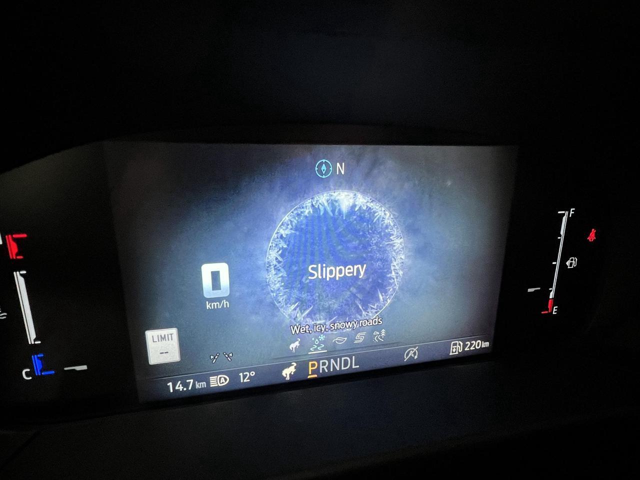716846.12451368