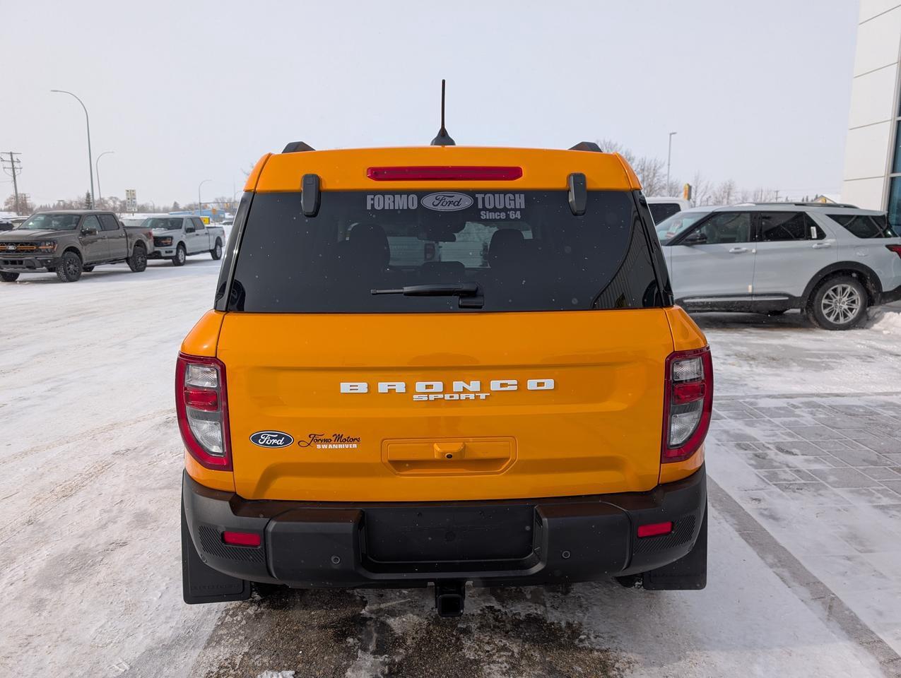 718103