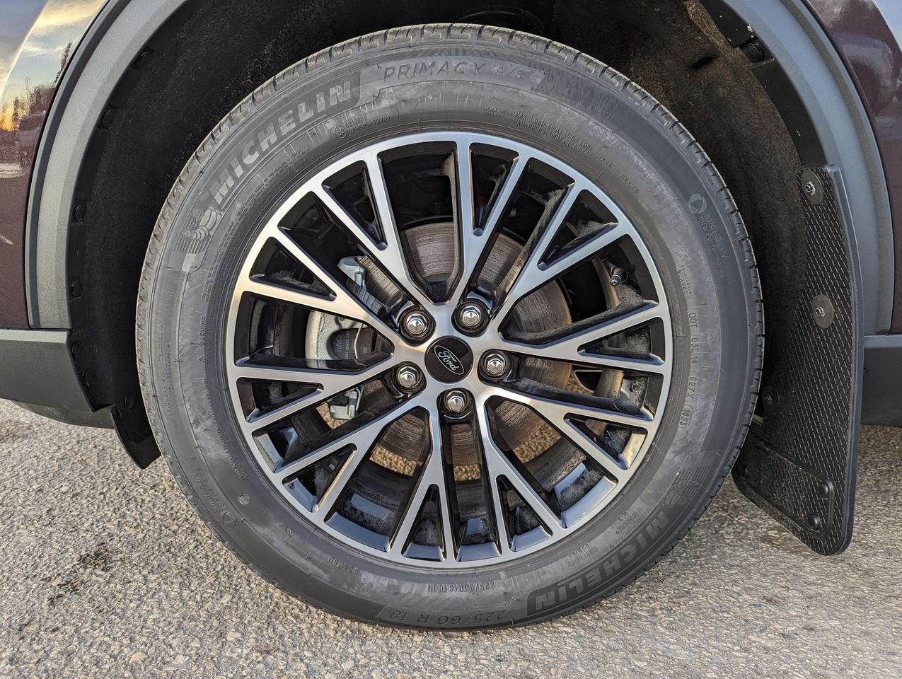 718115