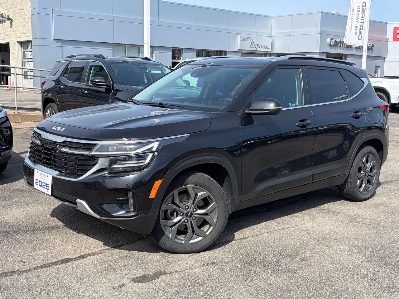 2025 Kia Seltos EX<br><br><br>ABS brakes, Alloy wheels, Electronic Stability Control, Heated door mirrors, Heated Front Bucket Seats, Heated front seats, Illuminated entry, Low tire pressure warning, Remote keyless entry, Traction control.<br><br><br>Recent Arrival!<br><br>2.0L I4 MPI DOHC 16V LEV3-SULEV30 146hp CVT AWD<br><br><br>Certified. Certification Program Details: * 3.99% APR Financing on Select Models for 24mo* of PreOwned Vehicles * 3-month or 5,000 kilometres Comprehensive Limited Warranty Coverage * 24/7 Roadside Assistance * CARFAX® Vehicle History Report Sirius XM 3 months prepaid service * 150-Point Inspection * 30 Days or 2,500 kilometres exchange privilege SEE DEALER FOR ADDITIONAL DETAILS<br><br><br>John Bear Buick GMC offers many automotive products and services. When you visit our store, what you can expect is quality both in our selection of pre-owned vehicles and from our world-class sales team. We offer Market Based Pricing with some of the best value in the Niagara region.