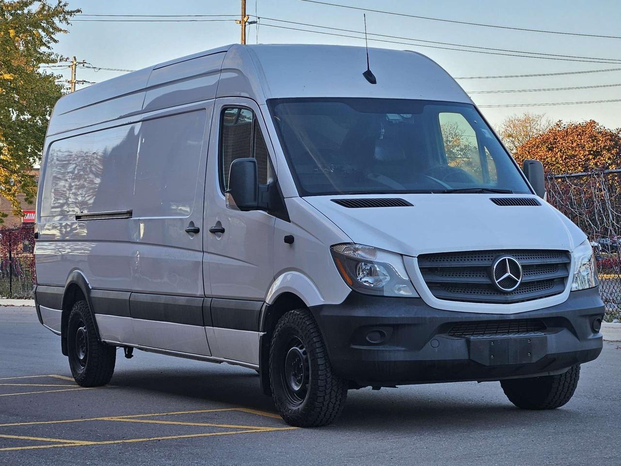 LOW KMS, BACKUP CAMERA + FRONT CAMERA AND SIDES CAMERA<br><br>Auto Island Inc., North York<br>2555 Steeles Ave. West<br><br>www.autoislandinc.com <br><br>4.7 Google Rating and over 150 vehicles in stock, with more arriving daily! We take pride in offering top-quality vehicles and exceptional service. Our full-service mechanical shop is ready for all your maintenance needs, and every vehicle is professionally detailed and inspected – buy with confidence!<br><br>Payments as low as $0 down, up to 84 months, OAC. Good credit, bad credit, new credit? No problem – everyone’s approved! Easy online credit application available . Rates starting at 8.49% OAC – please call for details.<br><br>Please note: All prices are plus applicable taxes (HST) and licensing. No hidden surprises—just great vehicles and transparent deals. Certification is available for an additional $999. Without certification, as per OMVIC regulations, the vehicle is not drivable, not E-tested, and not certified.<br><br>Proudly serving the GTA and beyond: Peel, Halton, Brampton, Toronto, Burlington, Milton, Mississauga, Hamilton, Cambridge, London, Kitchener, Guelph, Orangeville, Newmarket, Barrie, Markham, Bolton, Caledon, Vaughan, Woodbridge, Etobicoke, Oakville, and more.<br><br>We carry all makes and models, including Mercedes, BMW, Audi, Jaguar, VW, Maserati, Porsche, Land Rover, Range Rover, Chrysler, Jeep, Honda, Toyota, Lexus, Infiniti, Acura, and more.<br><br> <br><br><br><br><br><br> <br><br><br><br><br><br><br><br><br>